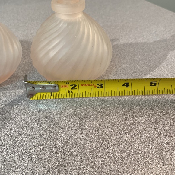 Vintage Perfume vanity bottles. - Picture 5 of 7